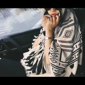 Classic Dubai Style Scarf - Item #026